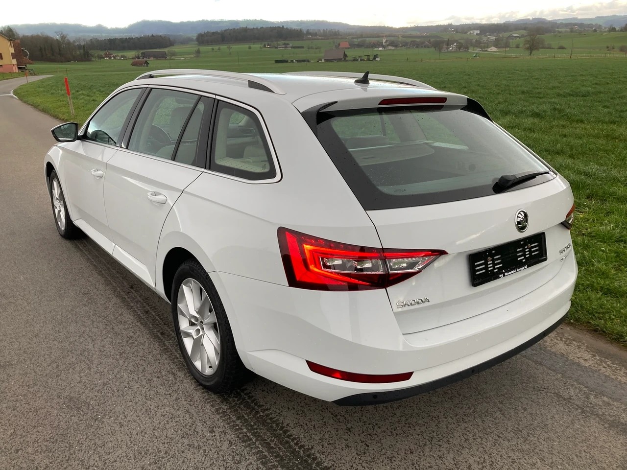SKODA Superb Combi 2.0 TDi Style 4x4 DSG-image-3