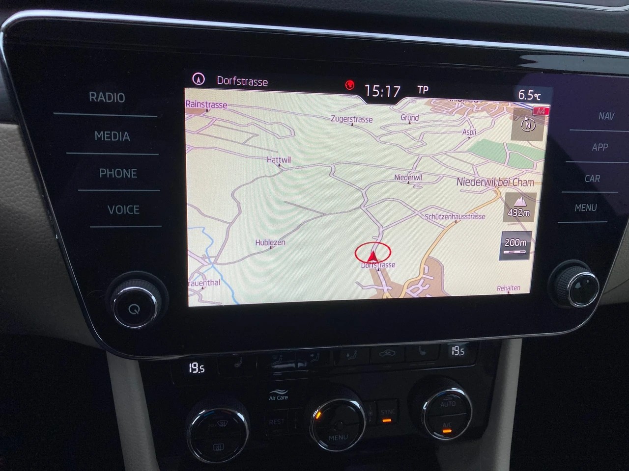 SKODA Superb Combi 2.0 TDi Style 4x4 DSG-image-10