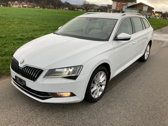 SKODA Superb Combi 2.0 TDi Style 4x4 DSG