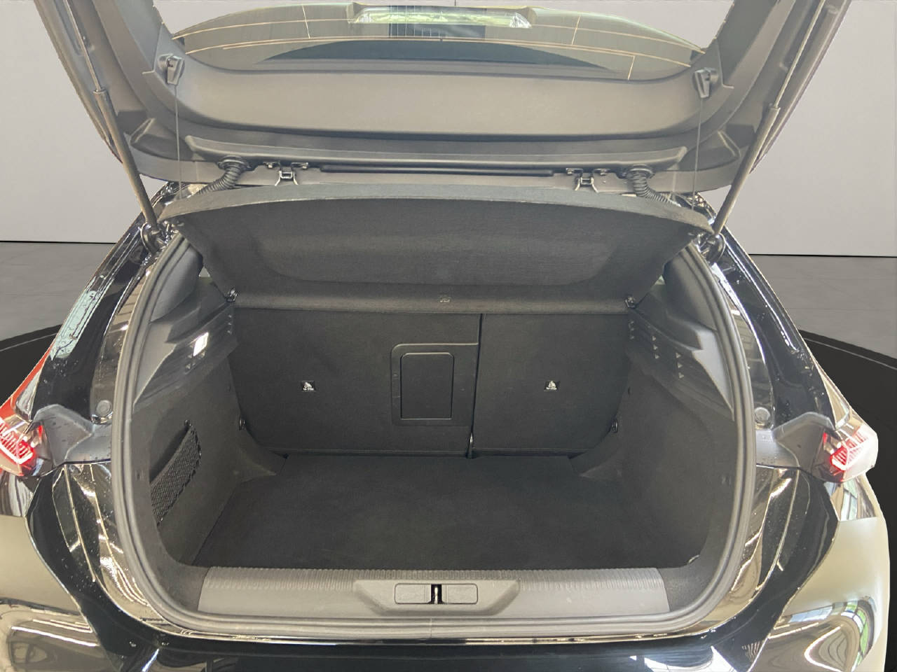 PEUGEOT 308 1.2 Hybrid GT-image-14