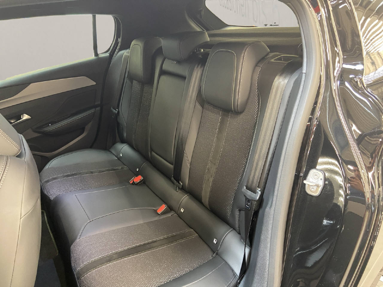 PEUGEOT 308 1.2 Hybrid GT-image-12