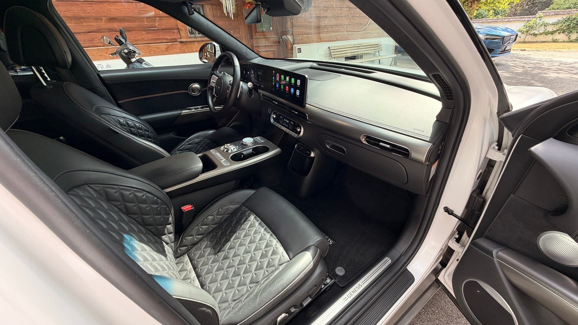 GENESIS Dual Motor Sport AWD-image-15