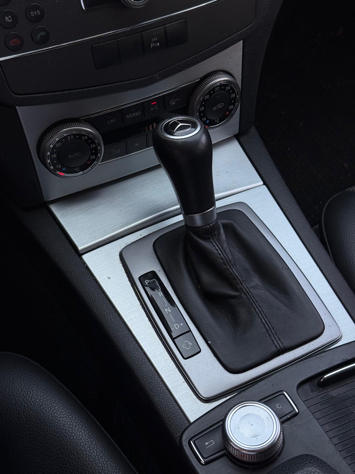 MERCEDES-BENZ C 220 CDI BlueEfficiency Elégance Automatic-image-13