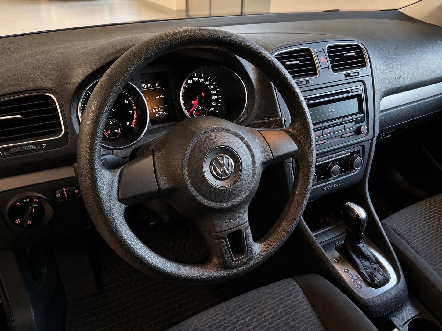 VW Golf Variant 1.2 TSI Comfortline DSG-image-12
