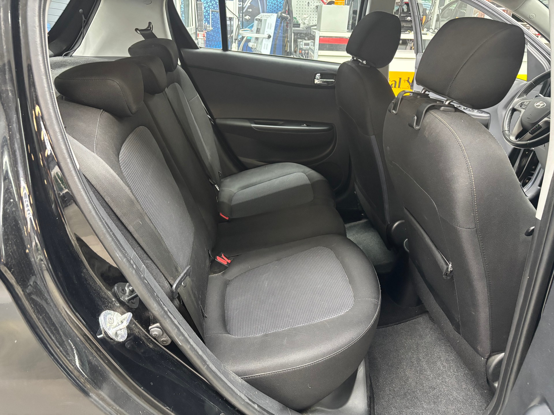 HYUNDAI i20 1.4 Style-image-12