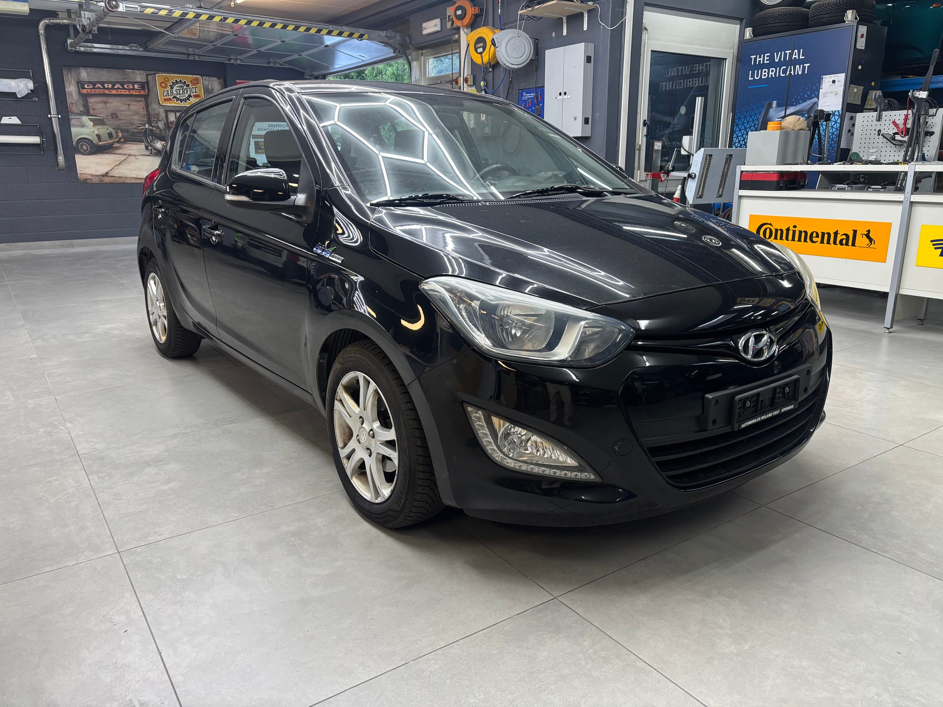HYUNDAI i20 1.4 Style-image-2