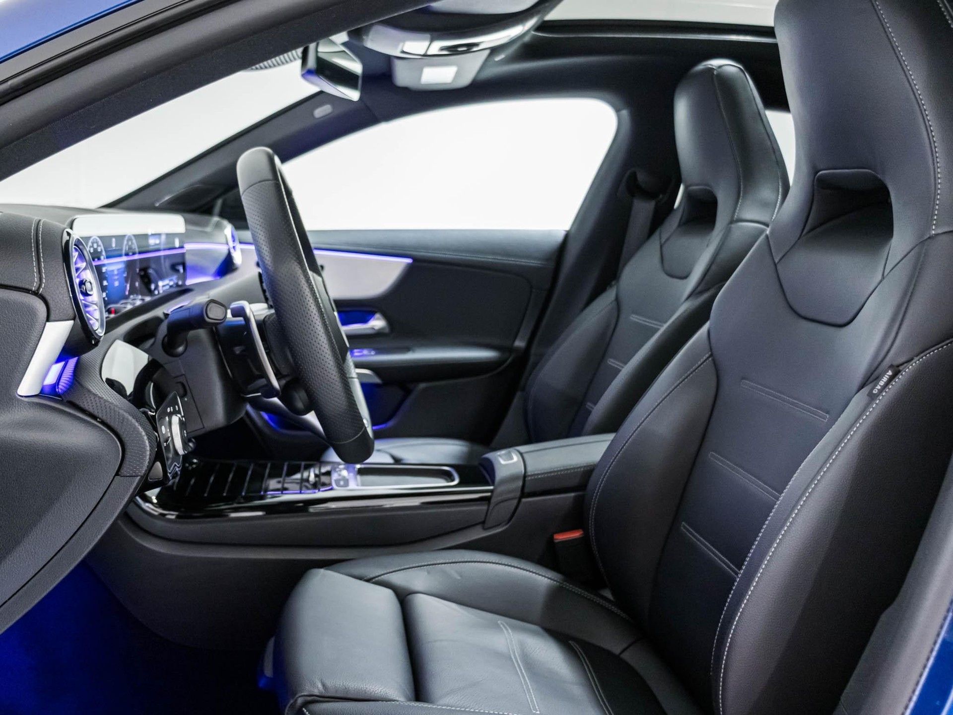 MERCEDES-BENZ CLA 35 AMG 4MATIC Shooting Brake-image-6