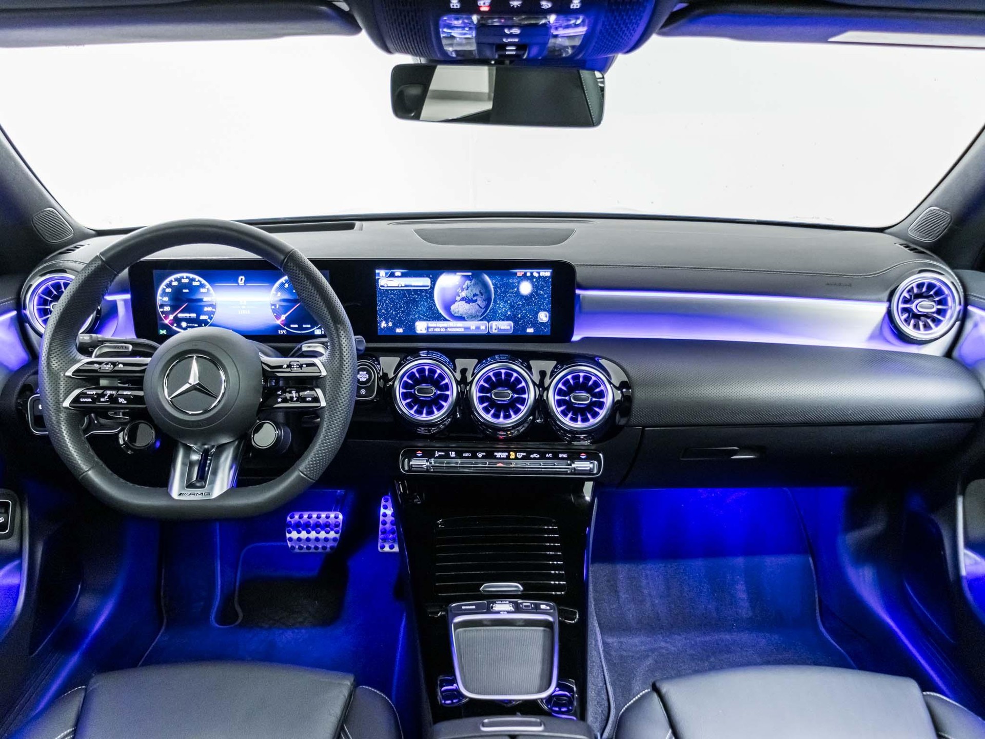 MERCEDES-BENZ CLA 35 AMG 4MATIC Shooting Brake-image-11