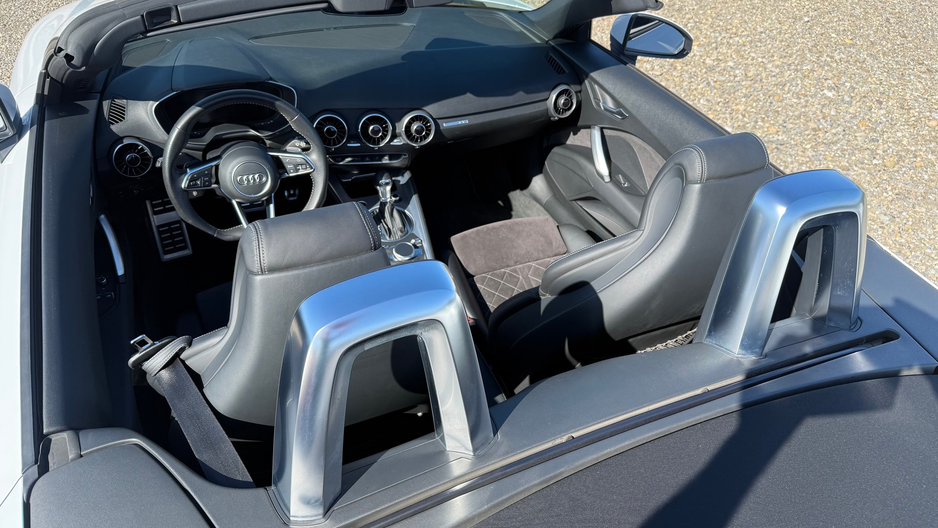 AUDI TT Roadster 2.0 TFSI S-tronic-image-12