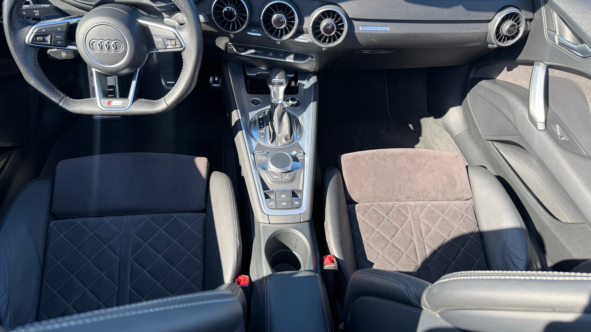AUDI TT Roadster 2.0 TFSI S-tronic-image-4