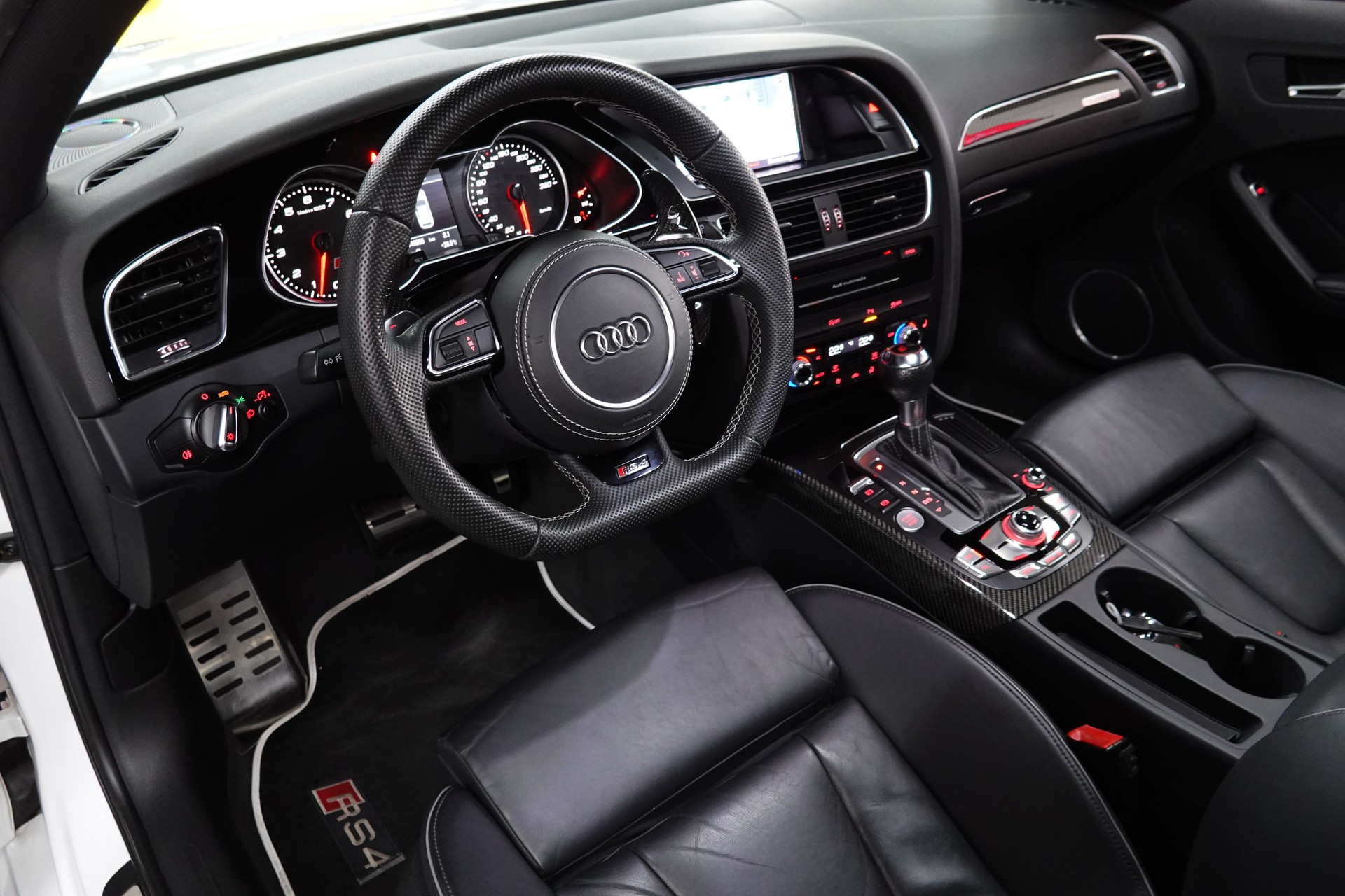 AUDI RS4 AVANT 4.2 FSI V8 QUATTRO S-TRONIC CH-FZ CAPRISTO ON TOP-image-28