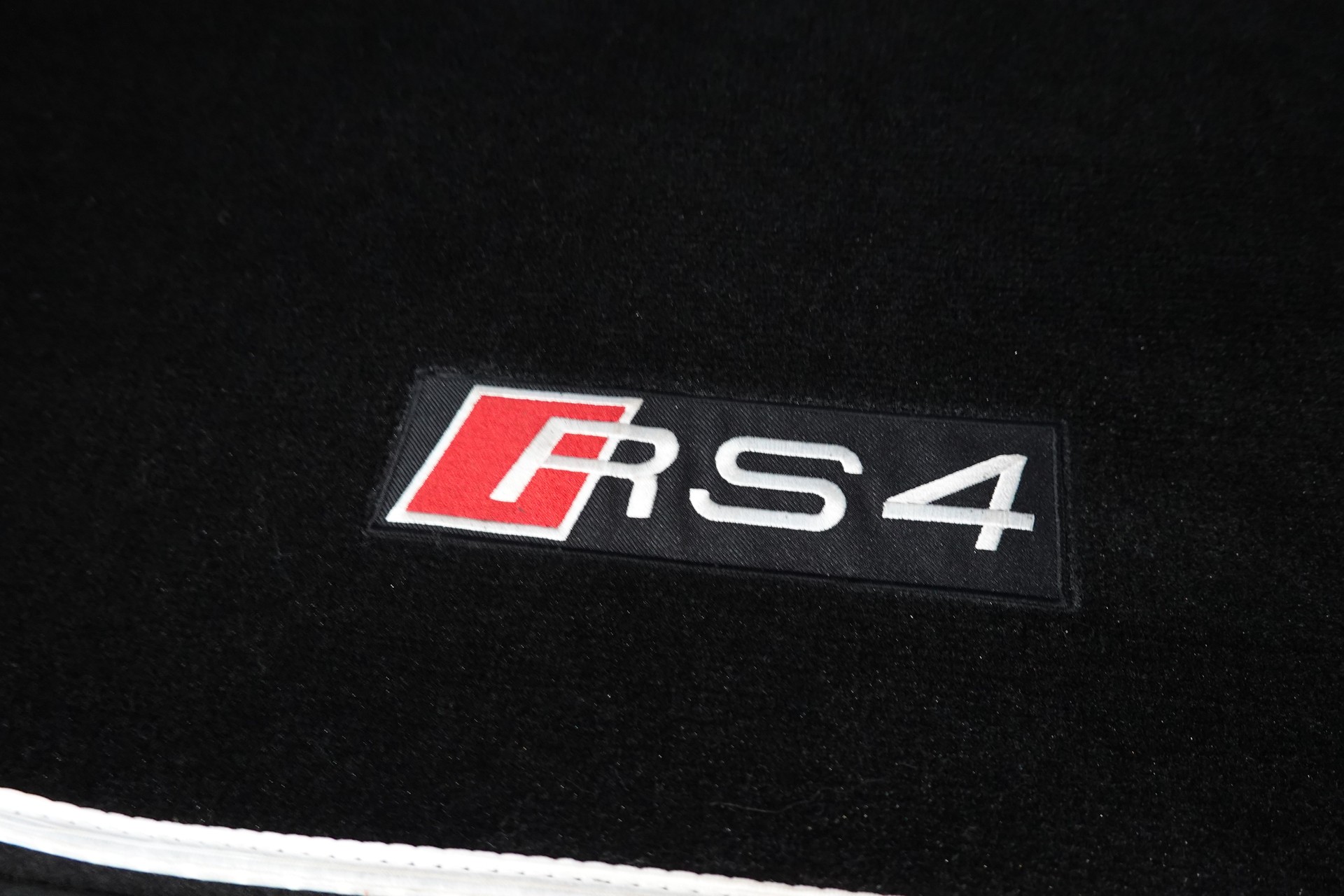AUDI RS4 AVANT 4.2 FSI V8 QUATTRO S-TRONIC CH-FZ CAPRISTO ON TOP-image-43
