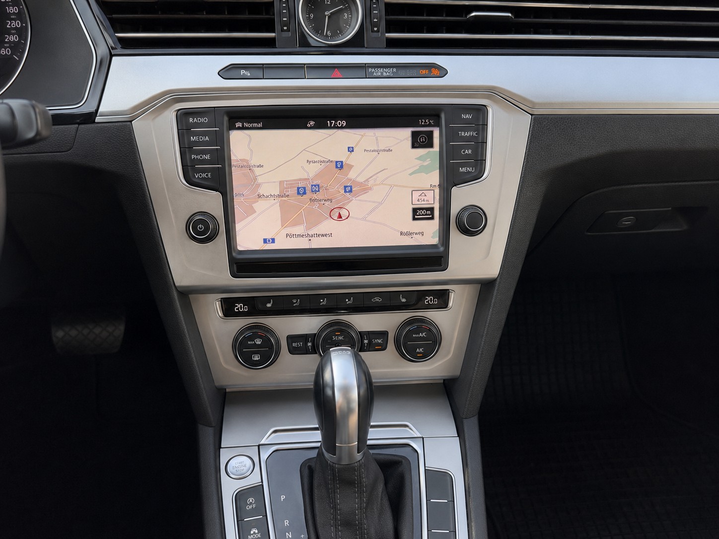VW Passat Variant 2.0 TDI BMT Highline DSG-image-12