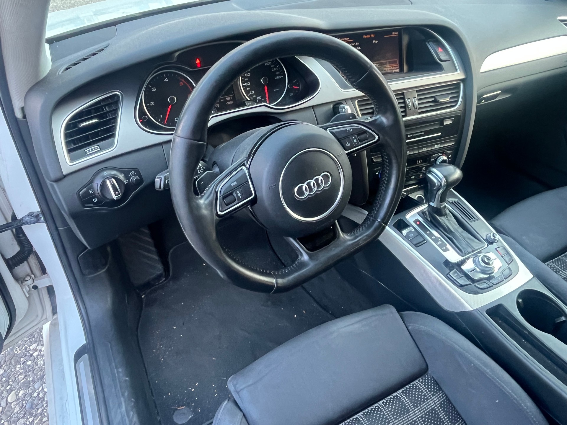 AUDI A4 Avant 3.0 TDI multitronic-image-5