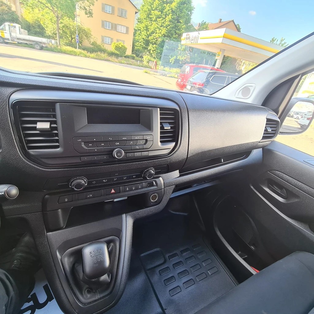 PEUGEOT Expert 1.5 BlueHDi 100 S&S Standard ** CH-FHZ. mit Werkgarantie bis 24.08.2026 ** Klimaanlage ** Parkhilfe ** Tempomat *-image-9