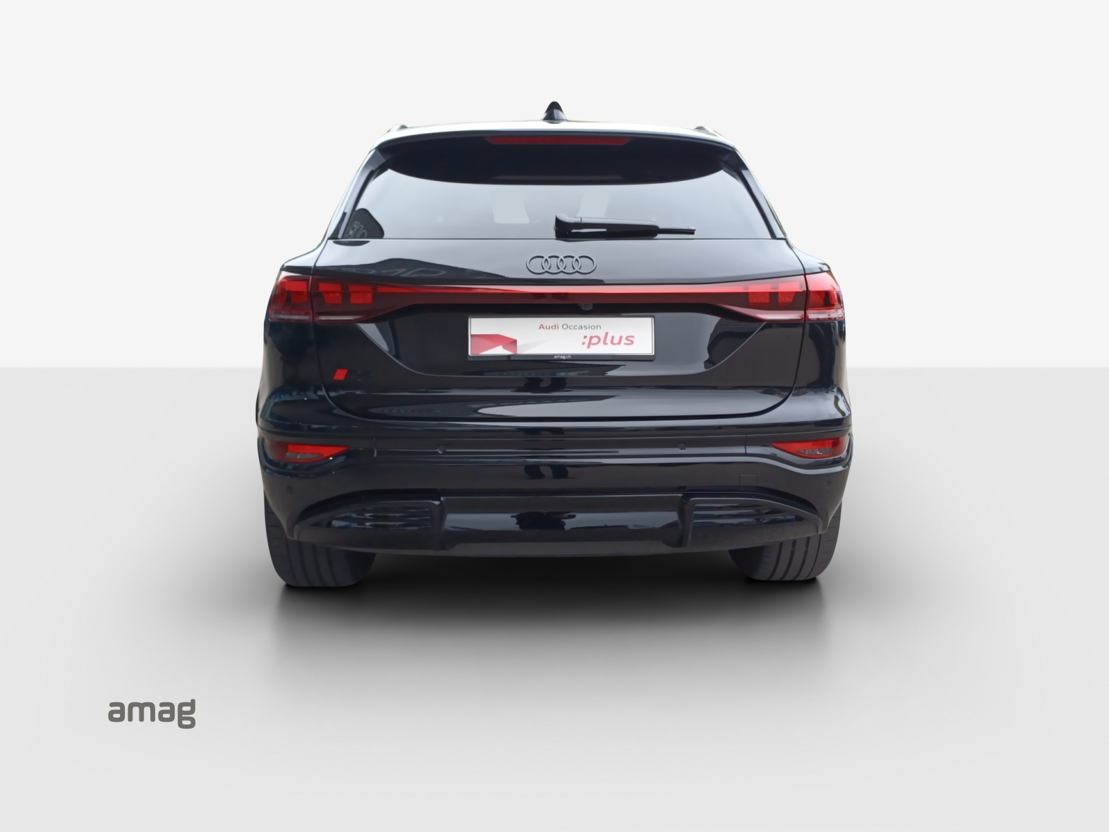 AUDI Q6 e-tron quattro-image-4