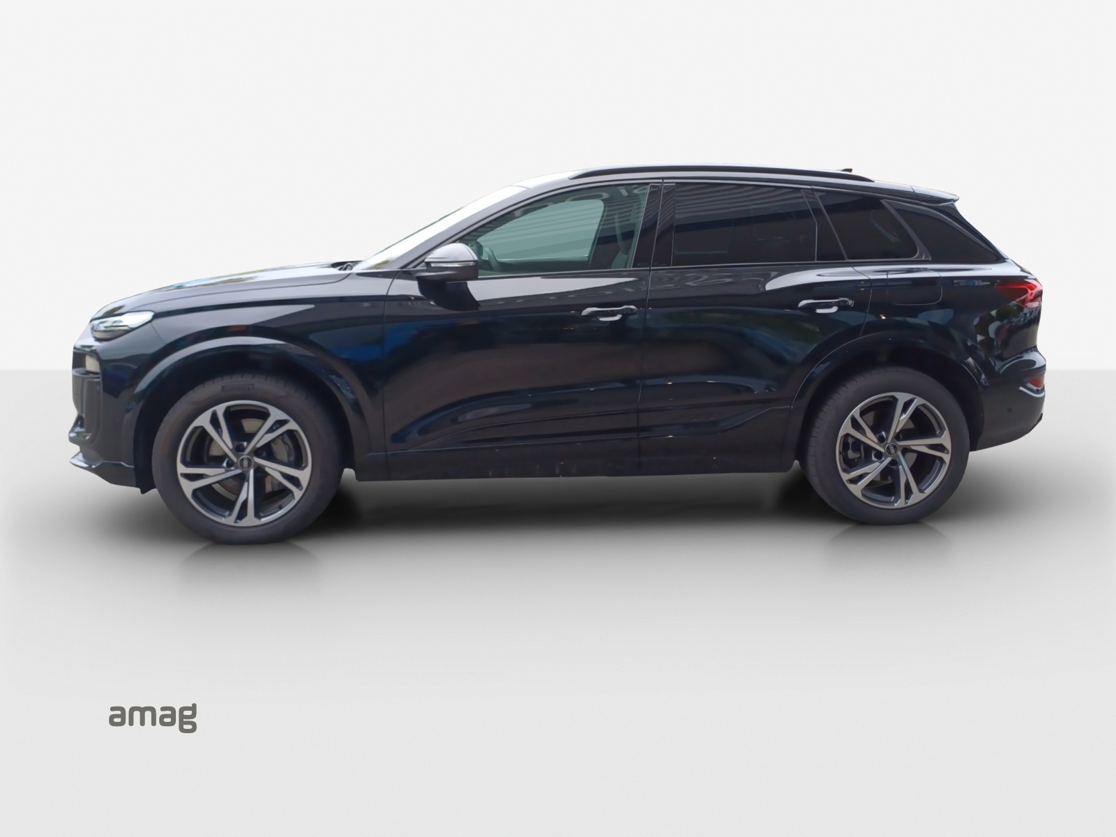 AUDI Q6 e-tron quattro-showroom-element-1