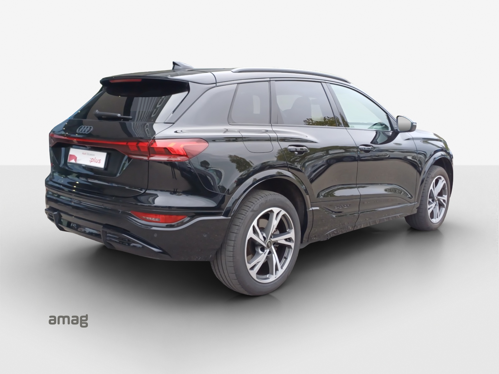 AUDI Q6 e-tron quattro-image-5