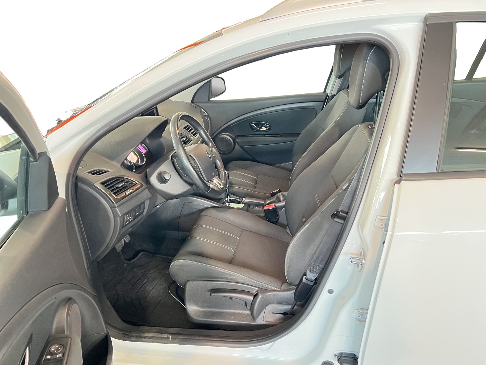 RENAULT Mégane Grandtour 1.5 dCi Expression EDC-image-8