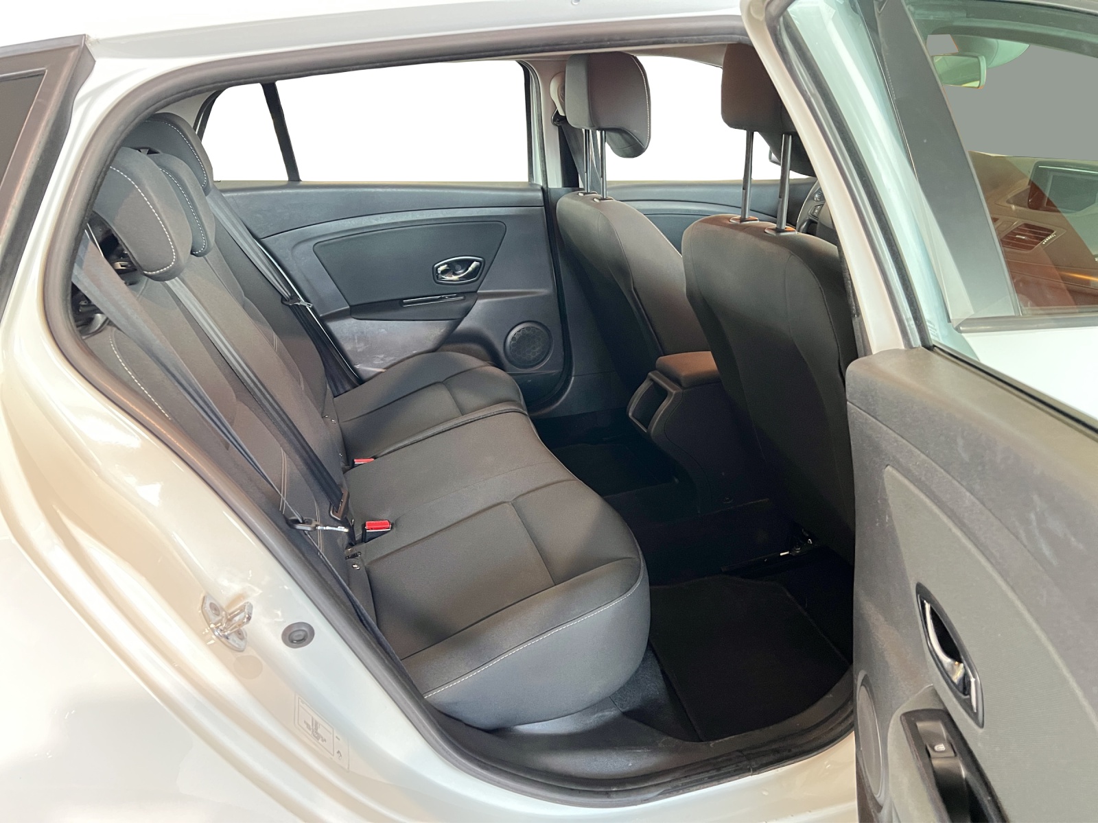 RENAULT Mégane Grandtour 1.5 dCi Expression EDC-image-7