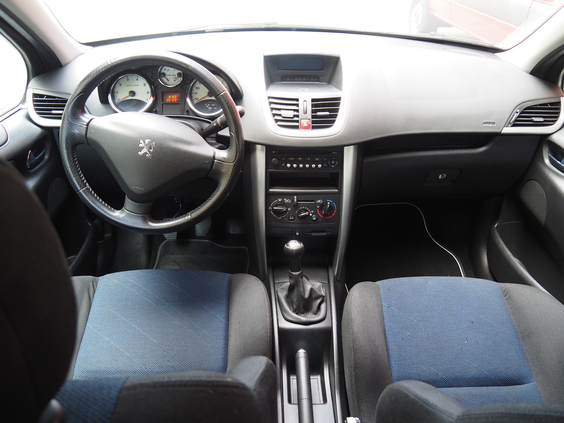 PEUGEOT 207 1.4 16V Look-image-10