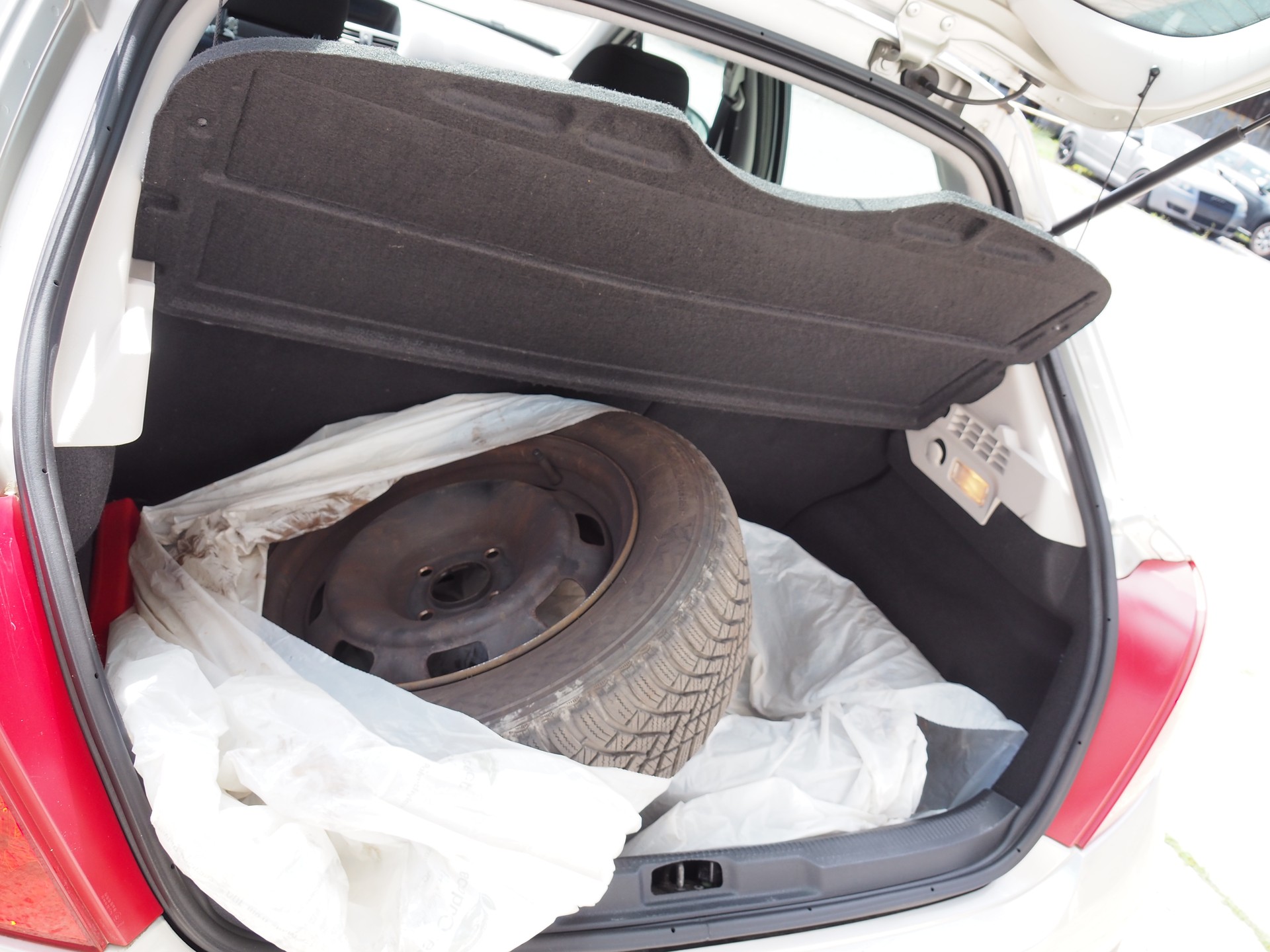 PEUGEOT 207 1.4 16V Look-image-9