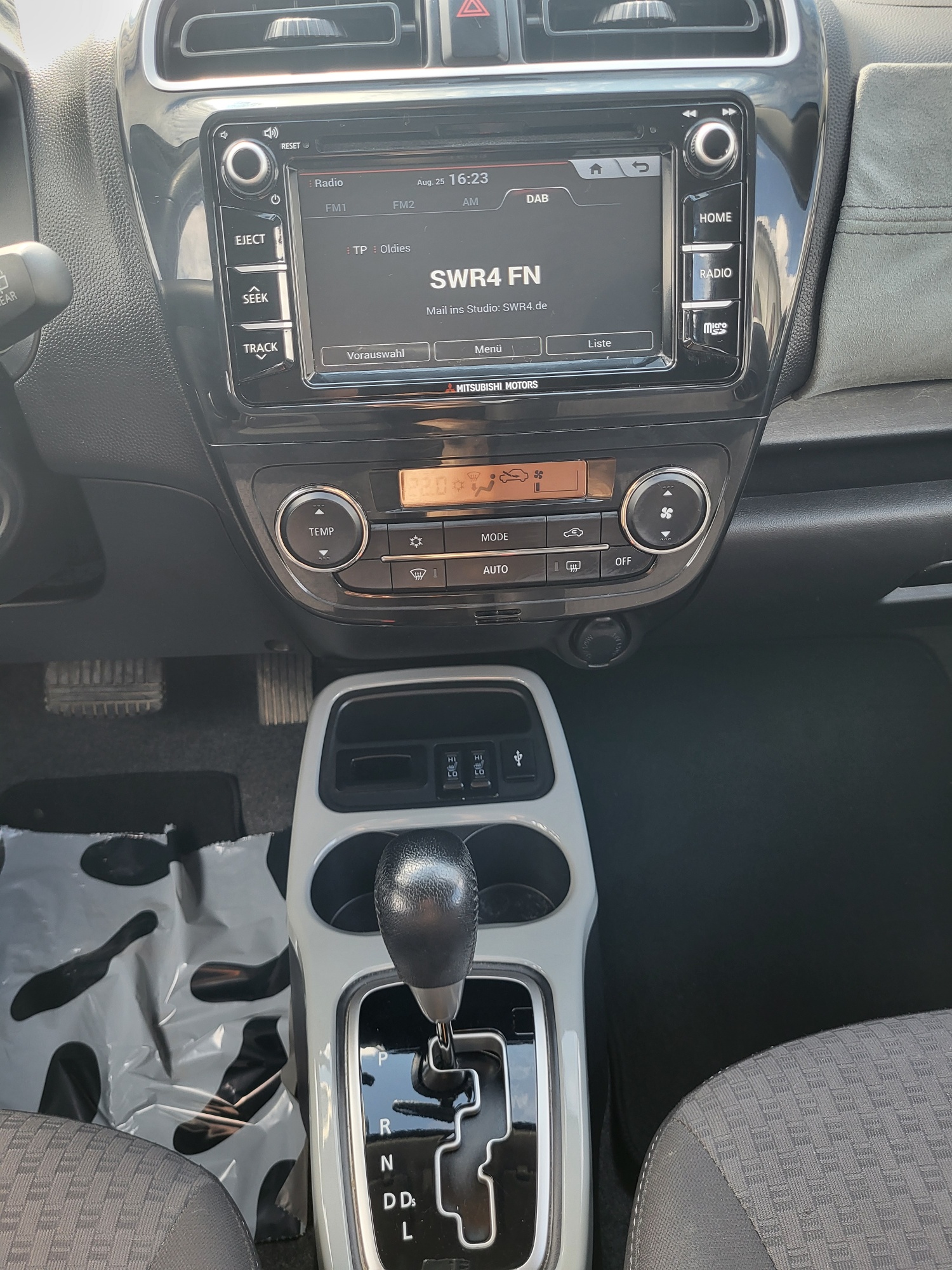 MITSUBISHI Space Star 1.2 Hanami CVT-image-8