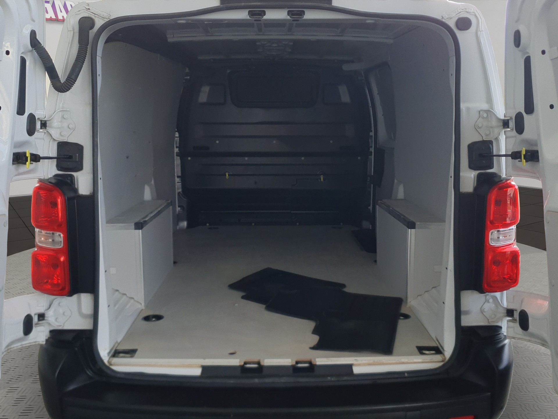 OPEL Vivaro Cargo 2.0 D s/s XL EN Aut.-image-15