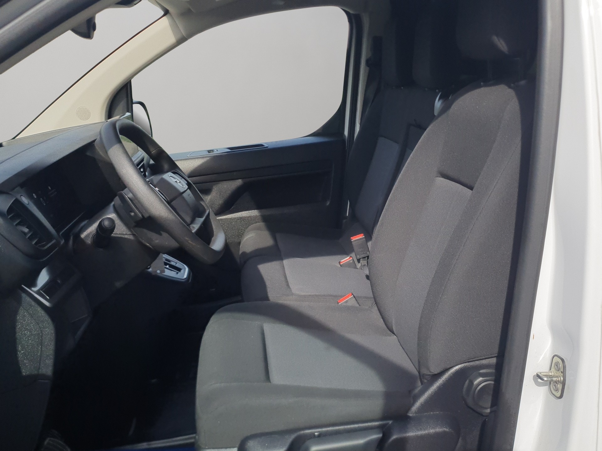 OPEL Vivaro Cargo 2.0 D s/s XL EN Aut.-image-10