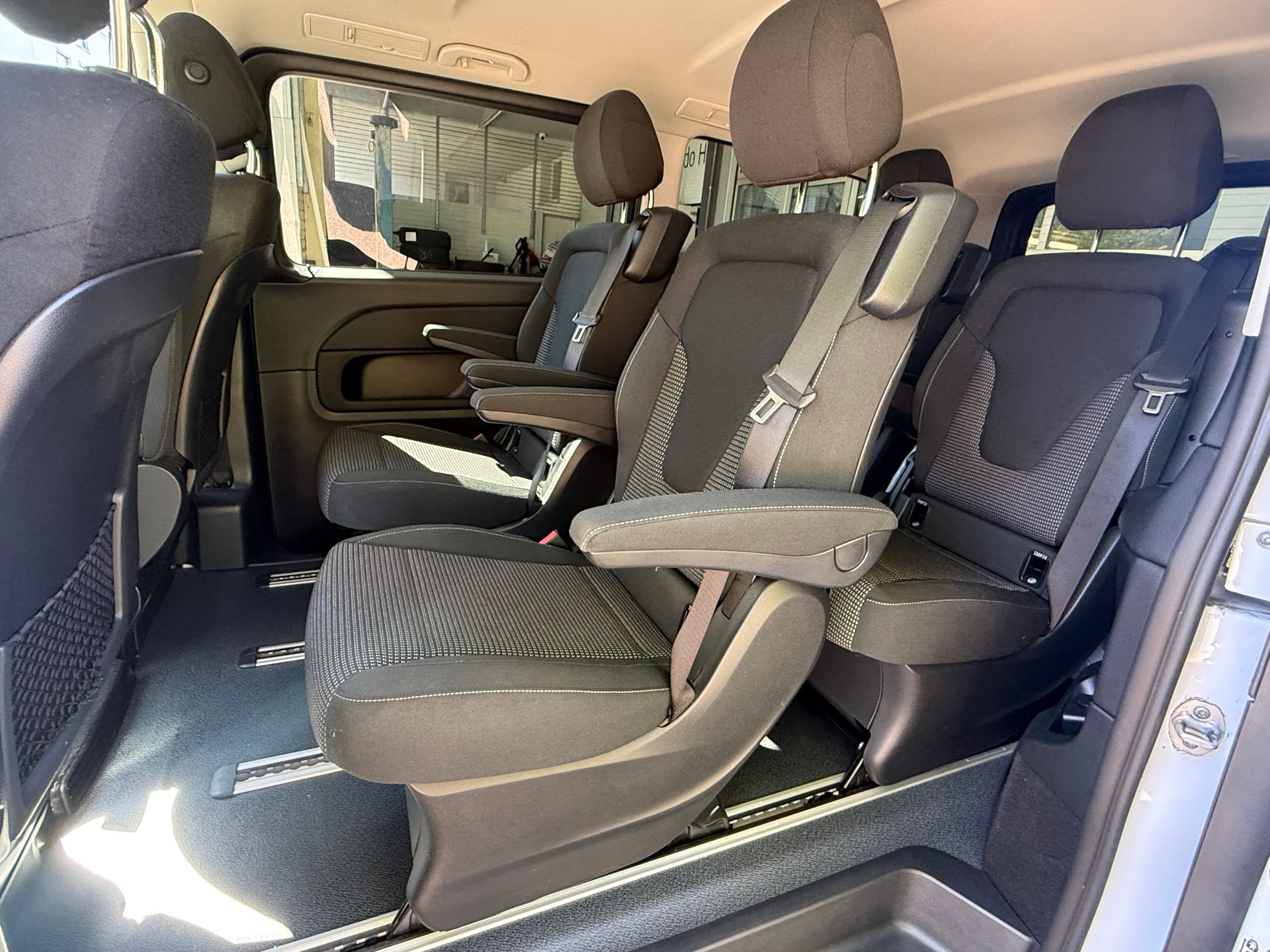 MERCEDES-BENZ V 220 d Trend lang 4Matic 9G-Tronic-image-7