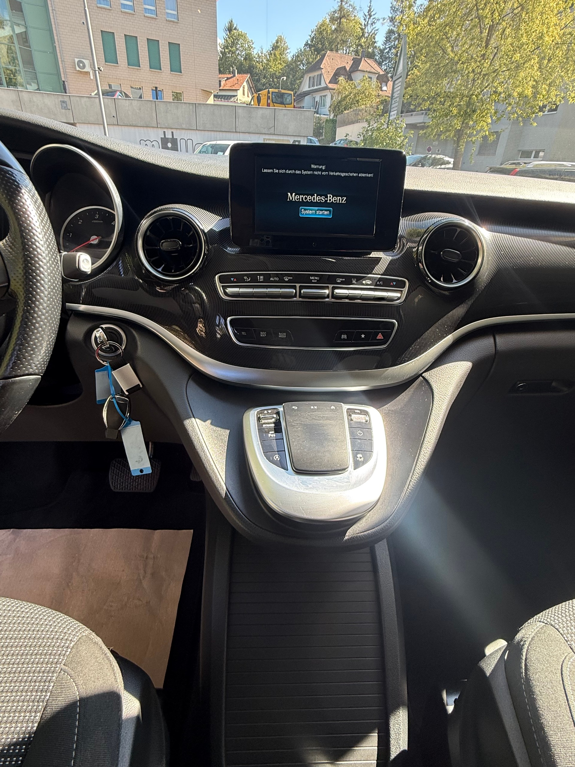 MERCEDES-BENZ V 220 d Trend lang 4Matic 9G-Tronic-image-12