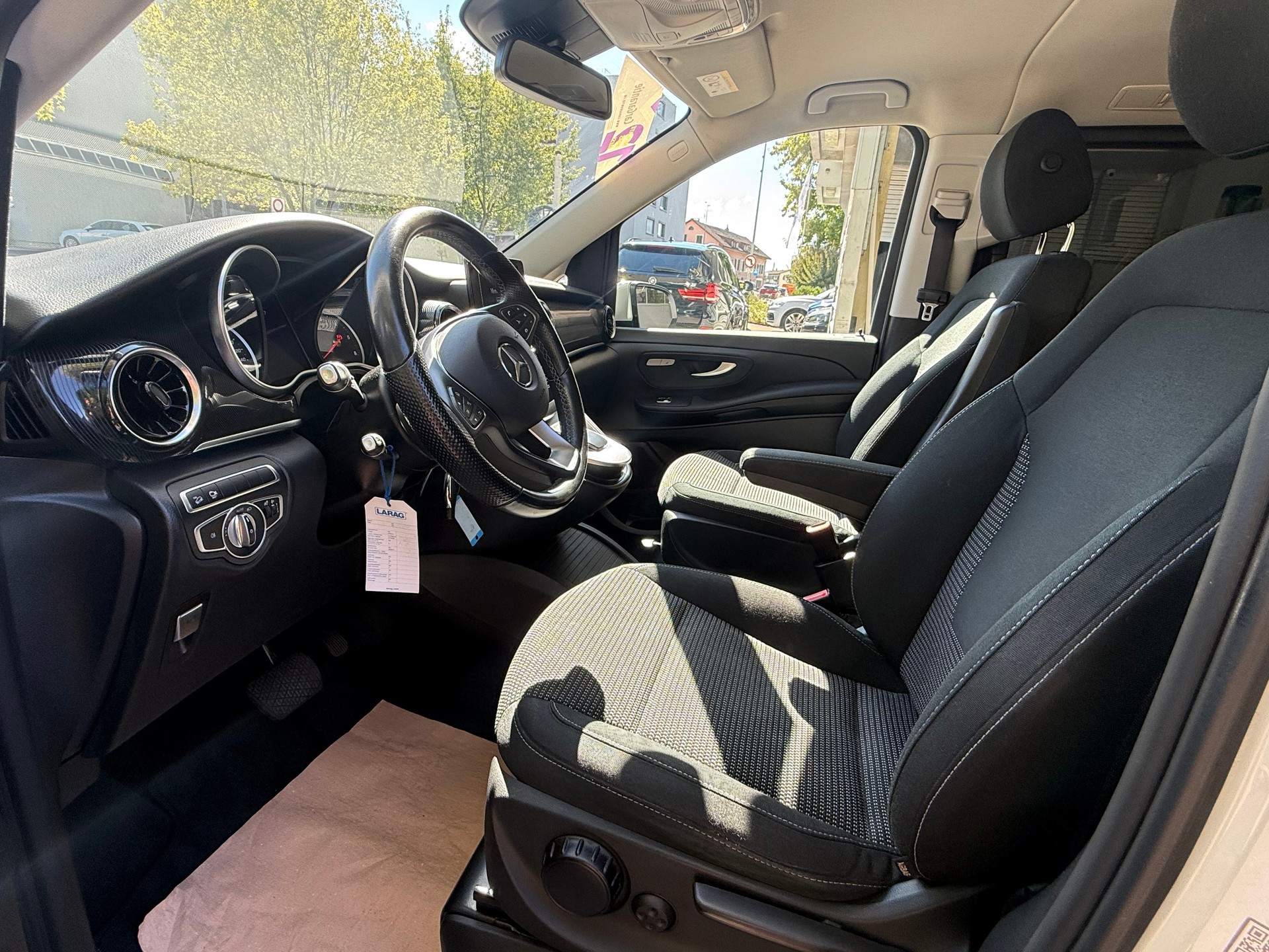 MERCEDES-BENZ V 220 d Trend lang 4Matic 9G-Tronic-image-6