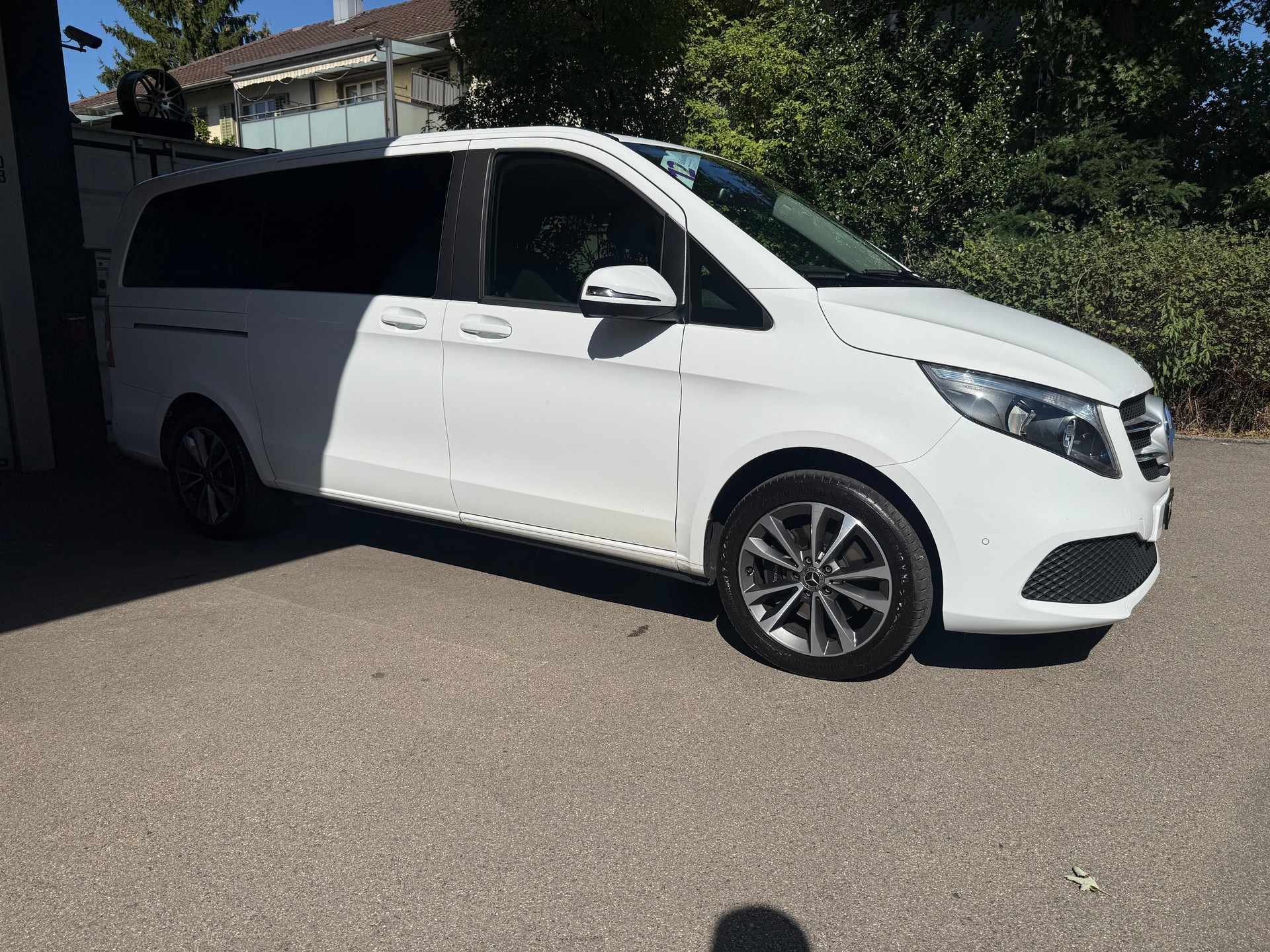 MERCEDES-BENZ V 220 d Trend lang 4Matic 9G-Tronic-image-1