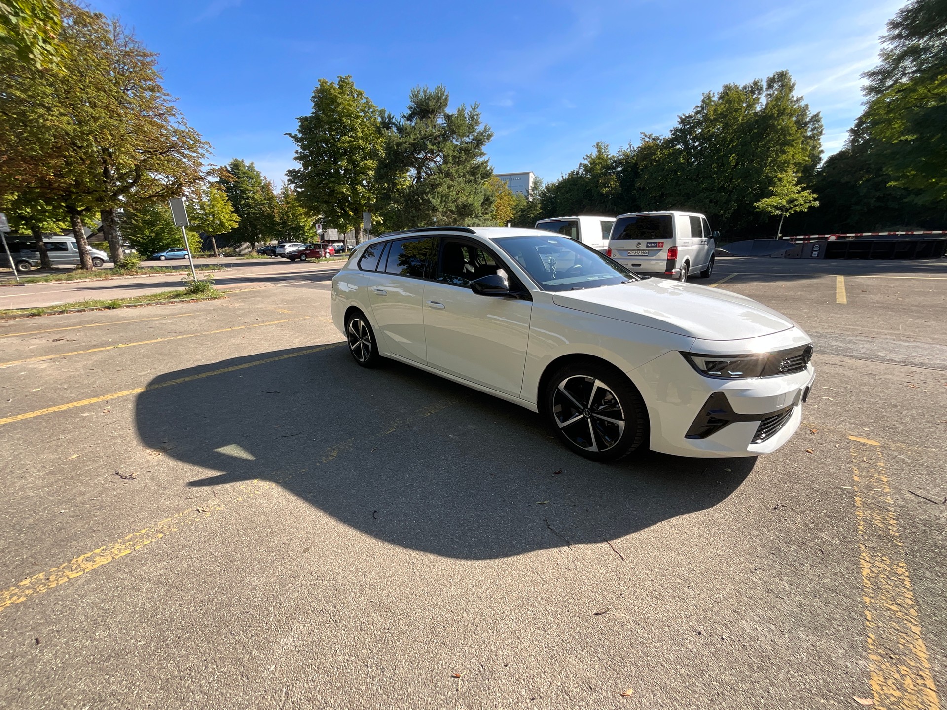 OPEL 1.6 T PHEV 180 Swiss Plus-image-1