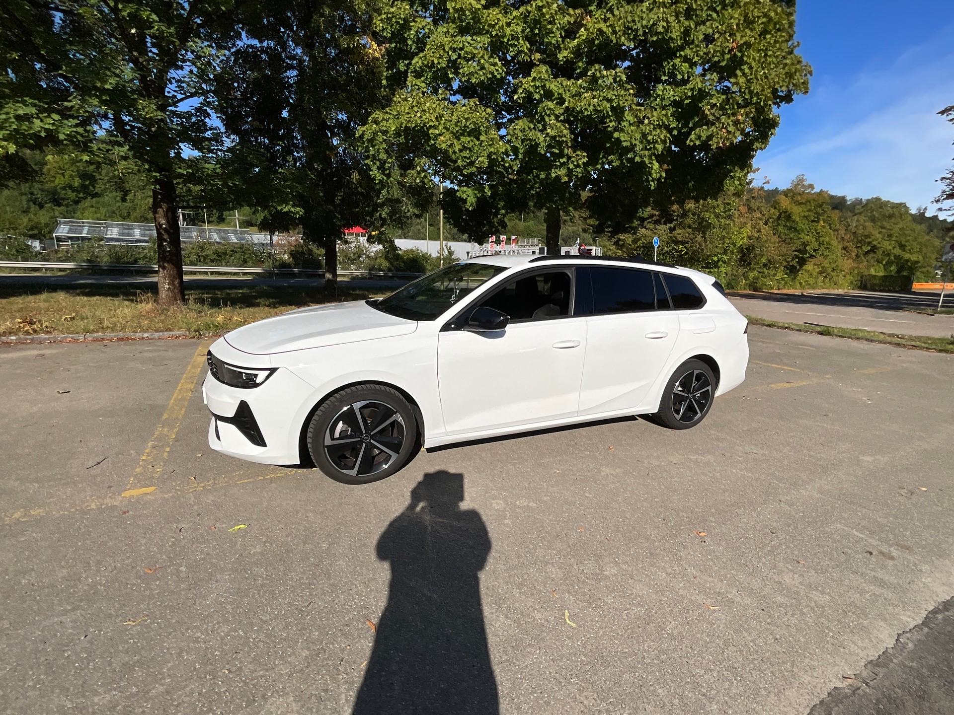 OPEL 1.6 T PHEV 180 Swiss Plus-image-3
