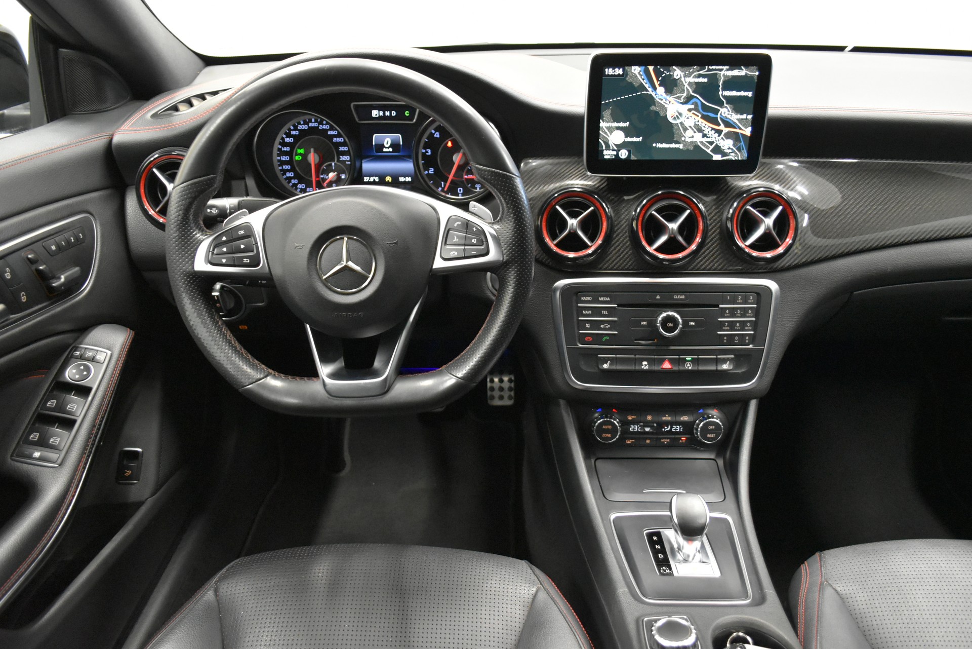 MERCEDES-BENZ CLA 45 AMG 4Matic Speedshift-image-4