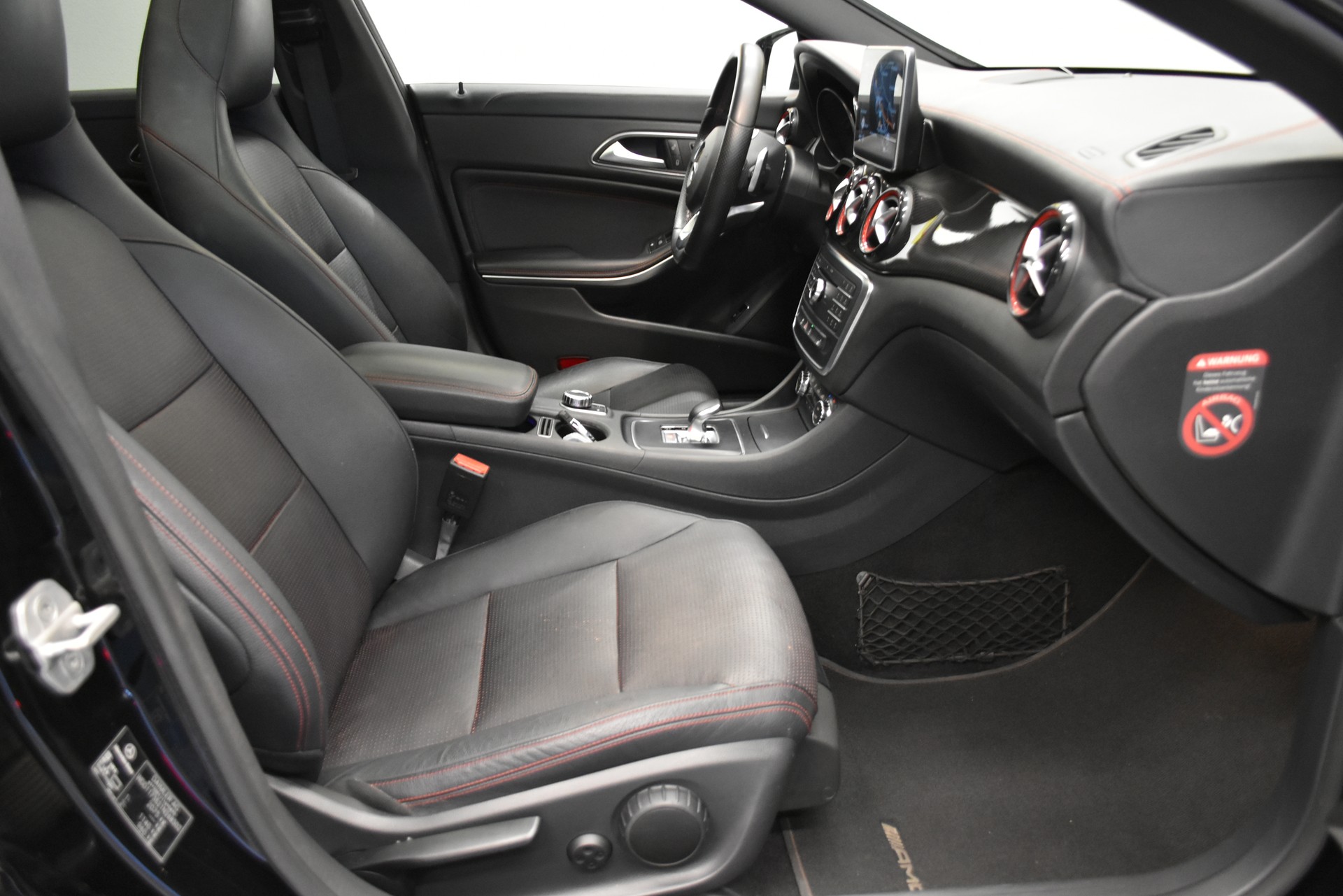 MERCEDES-BENZ CLA 45 AMG 4Matic Speedshift-image-2