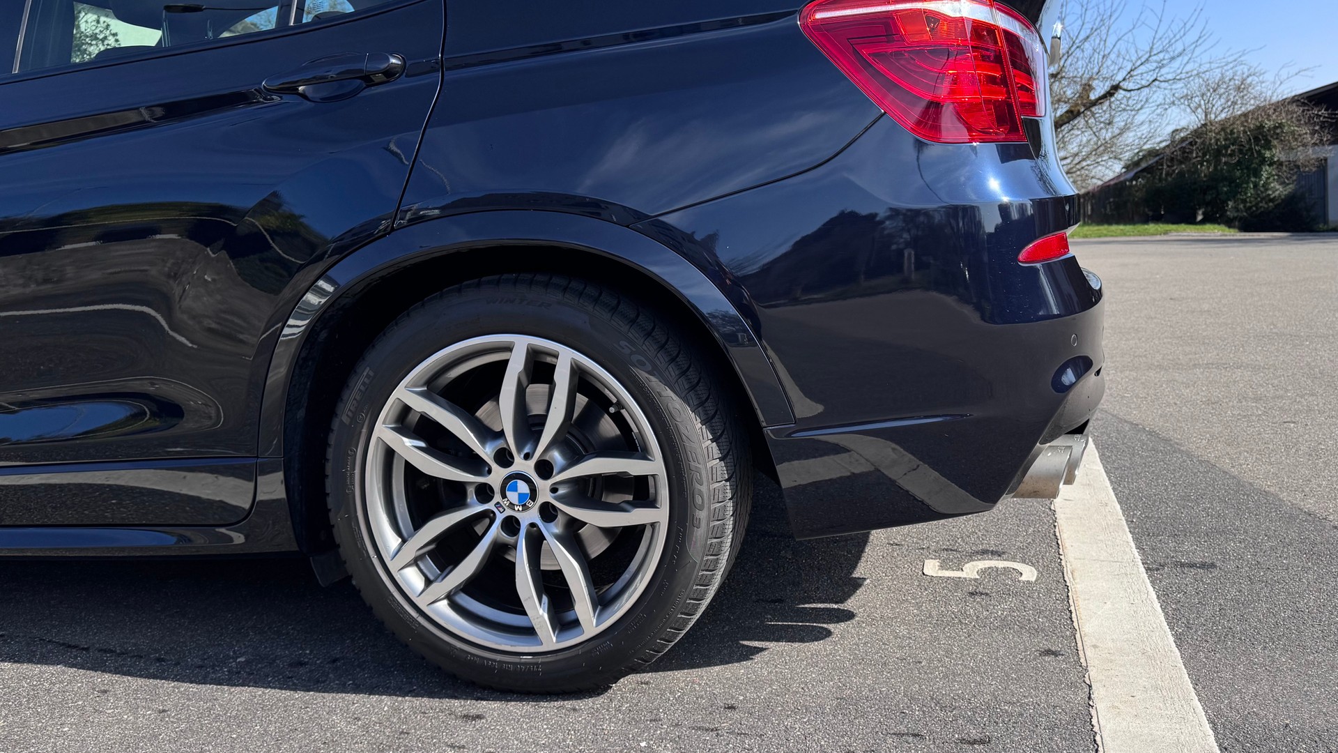 BMW xDrive 35D Steptronic M-Sport Paket / Elk AHK / Panoramadach / HARMAN KARDON / Top Ausgestattet / Frisch Ab MFK-image-6