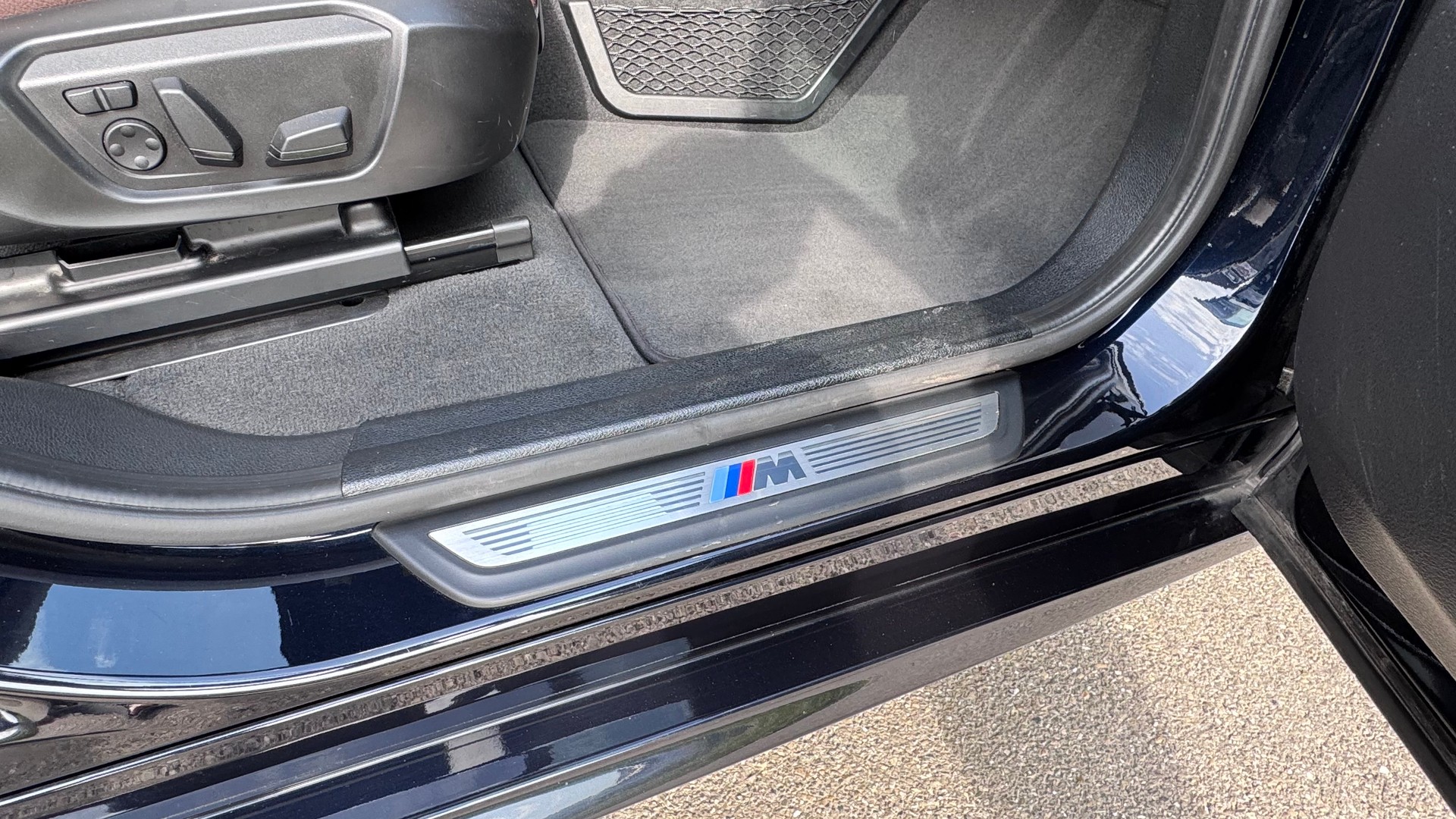 BMW xDrive 35D Steptronic M-Sport Paket / Elk AHK / Panoramadach / HARMAN KARDON / Top Ausgestattet / Frisch Ab MFK-image-18