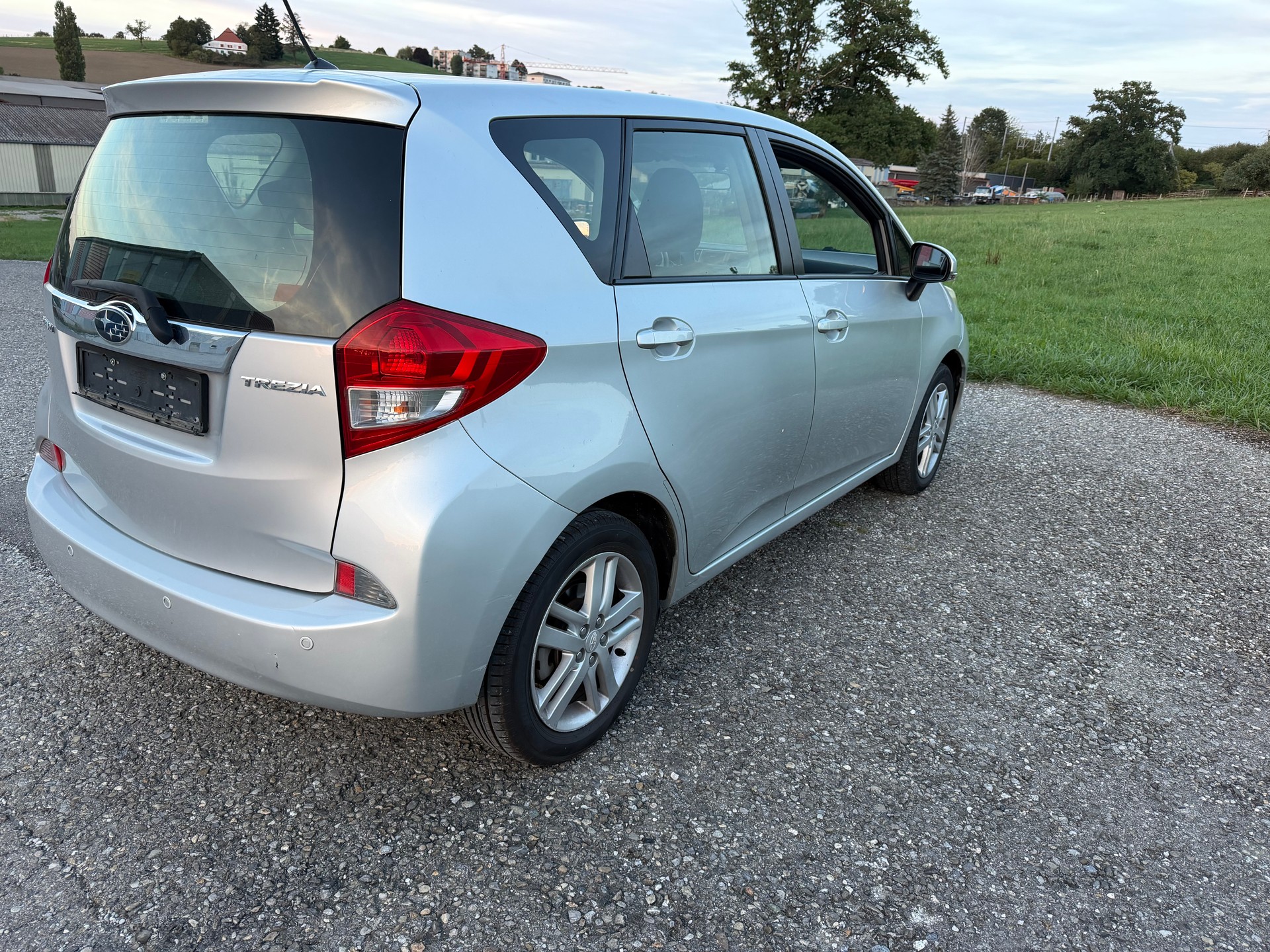 SUBARU Trezia 1.4D Swiss Automatic-image-2
