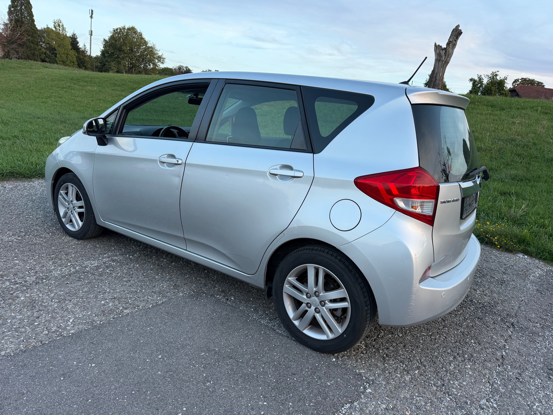 SUBARU Trezia 1.4D Swiss Automatic-image-9