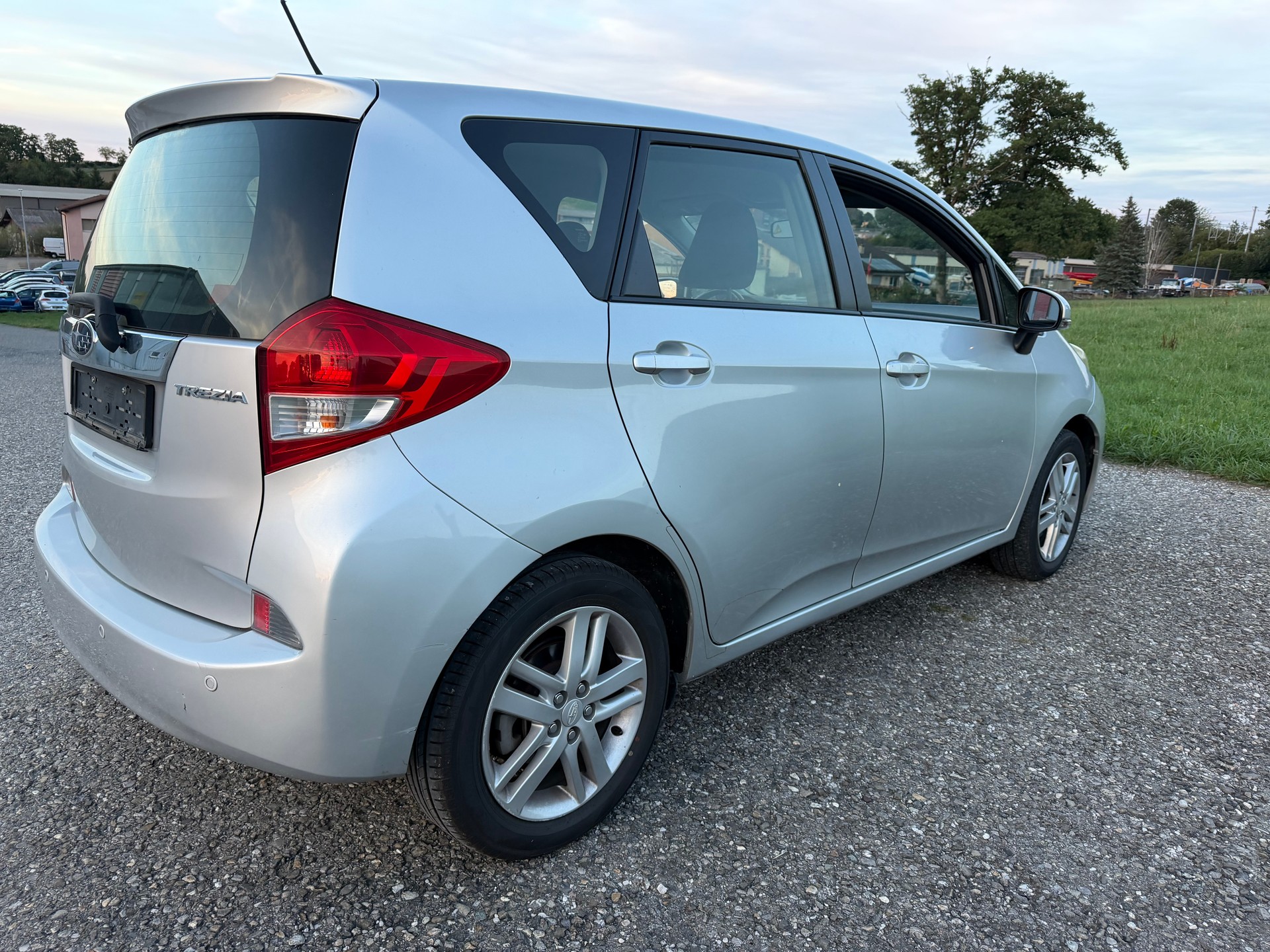 SUBARU Trezia 1.4D Swiss Automatic-image-8