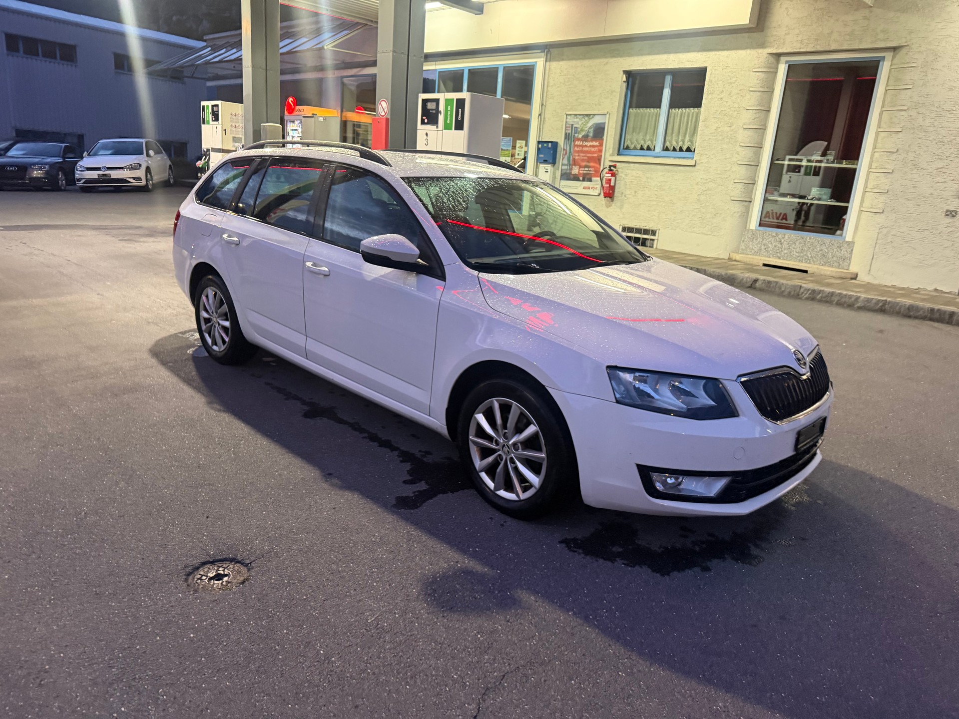 SKODA Octavia Combi 2.0 TDI Ambition DSG-image-5