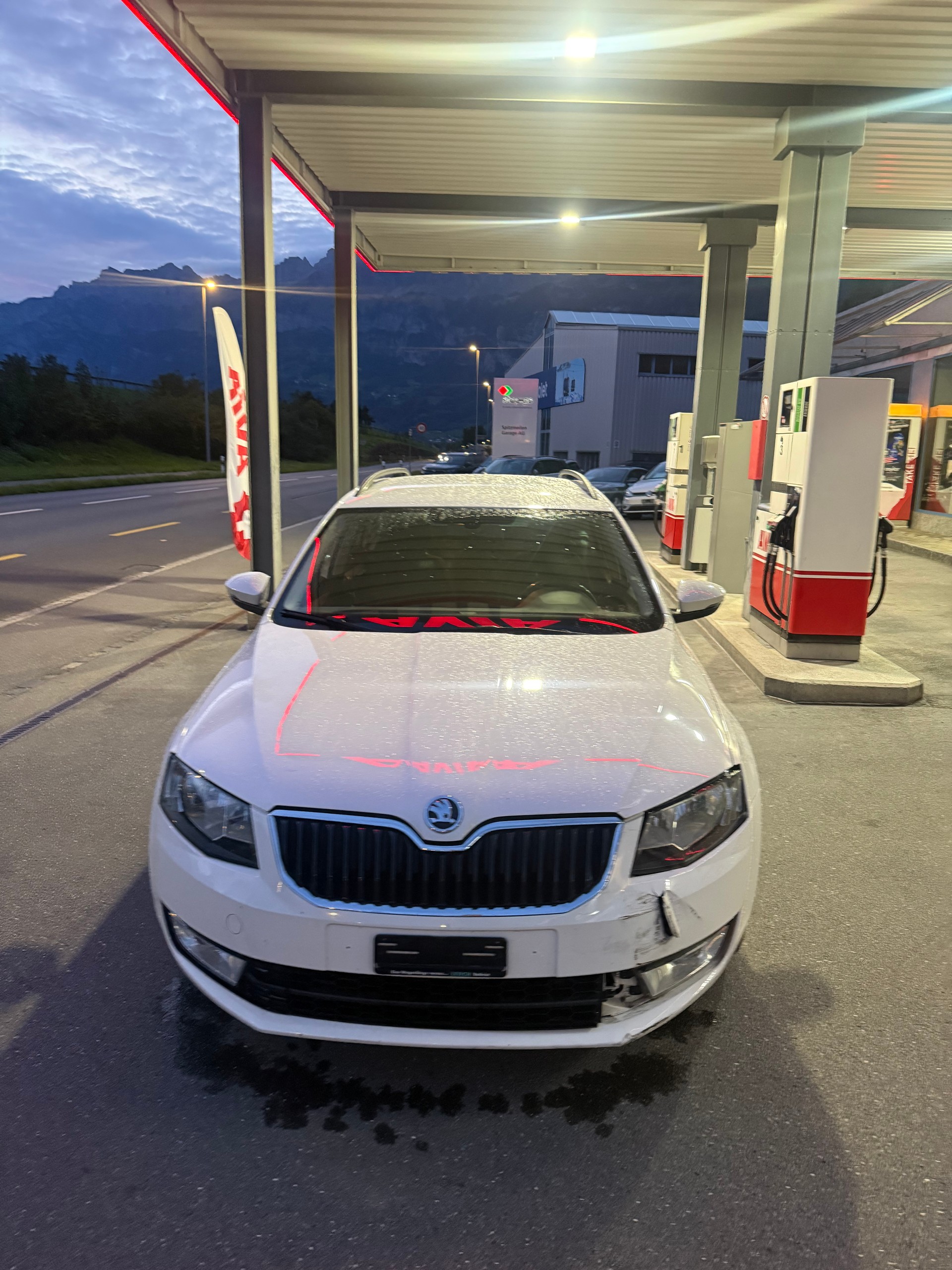 SKODA Octavia Combi 2.0 TDI Ambition DSG-image-2