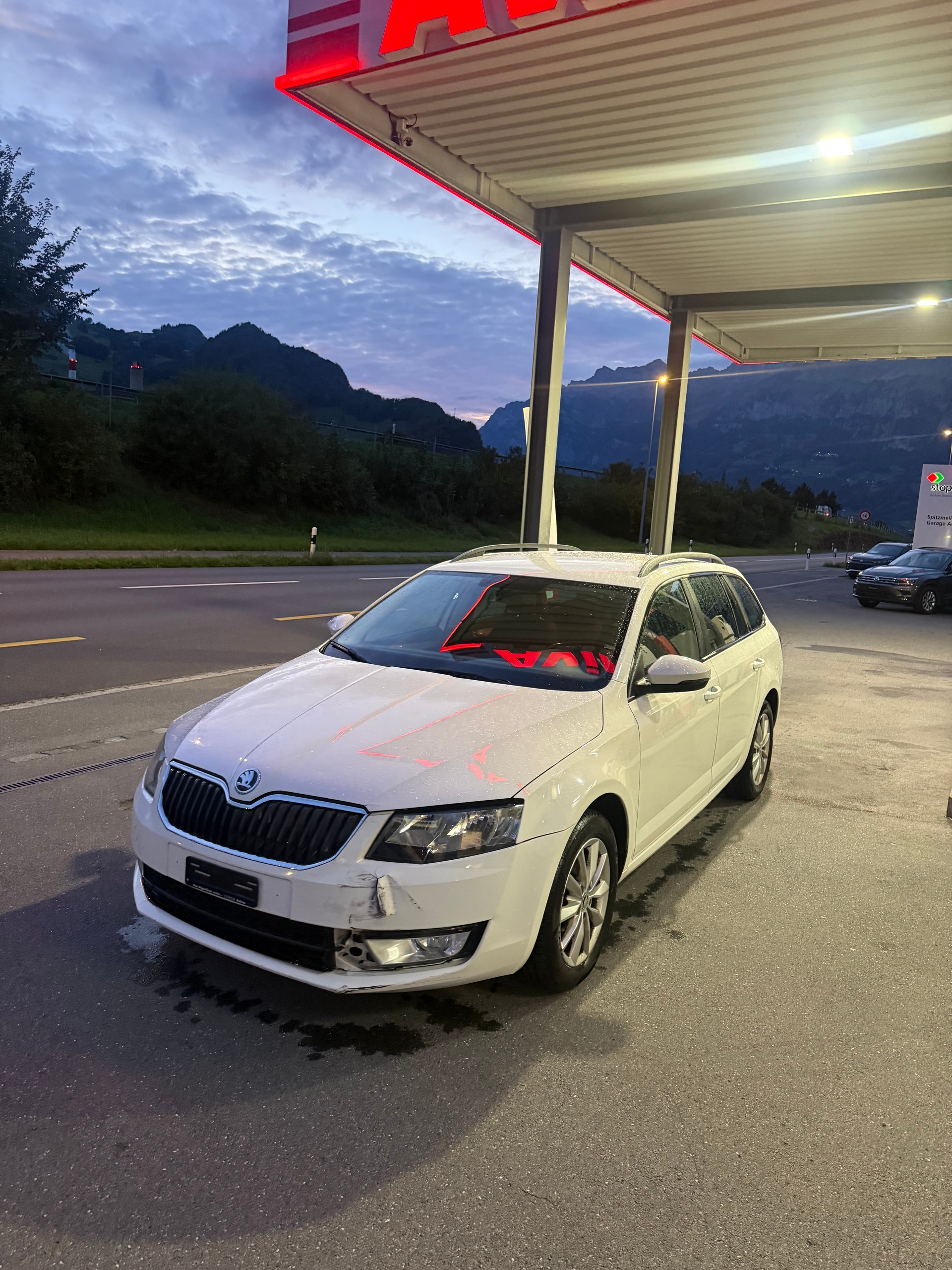 SKODA Octavia Combi 2.0 TDI Ambition DSG-image-0