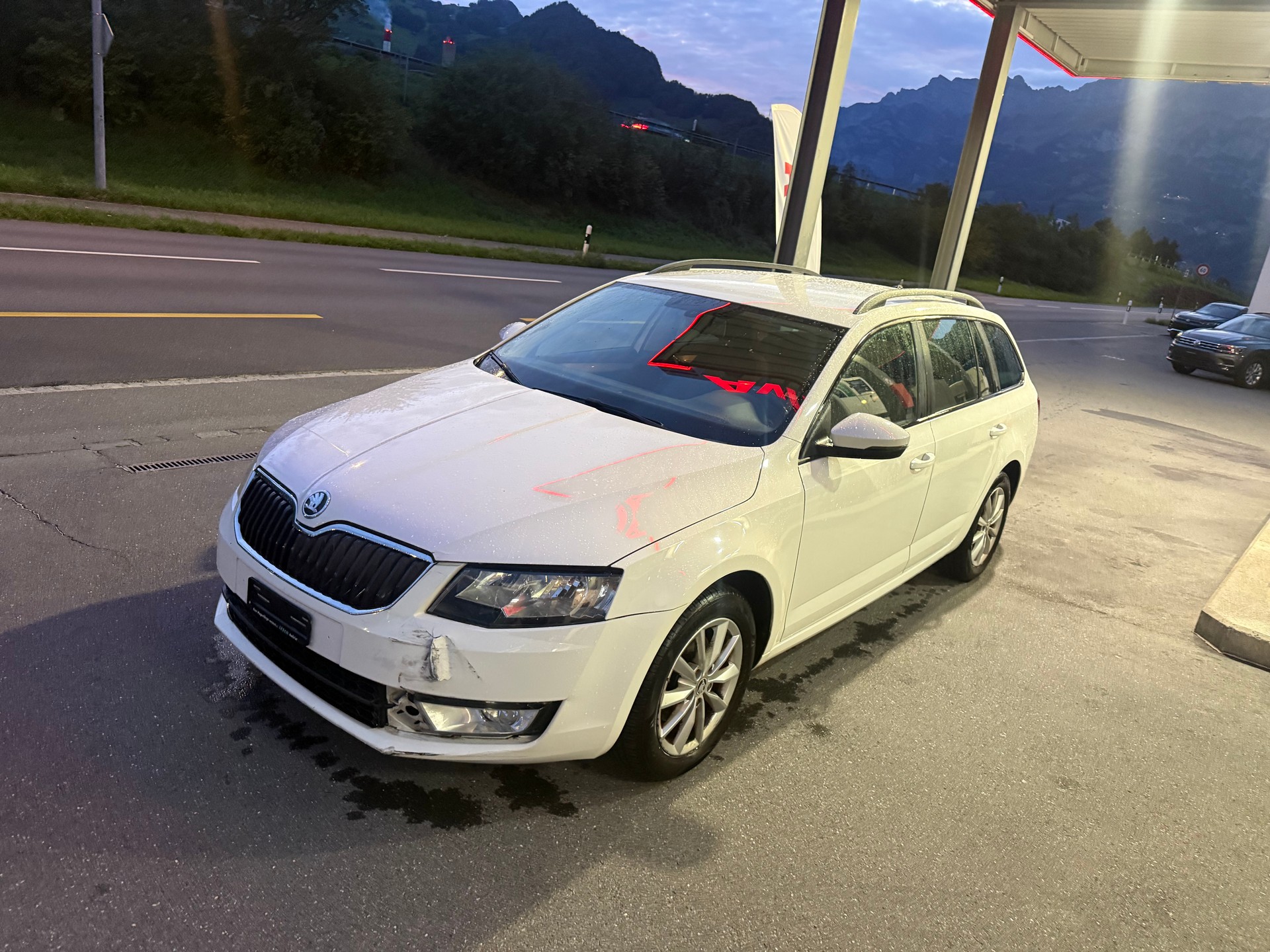 SKODA Octavia Combi 2.0 TDI Ambition DSG-image-1