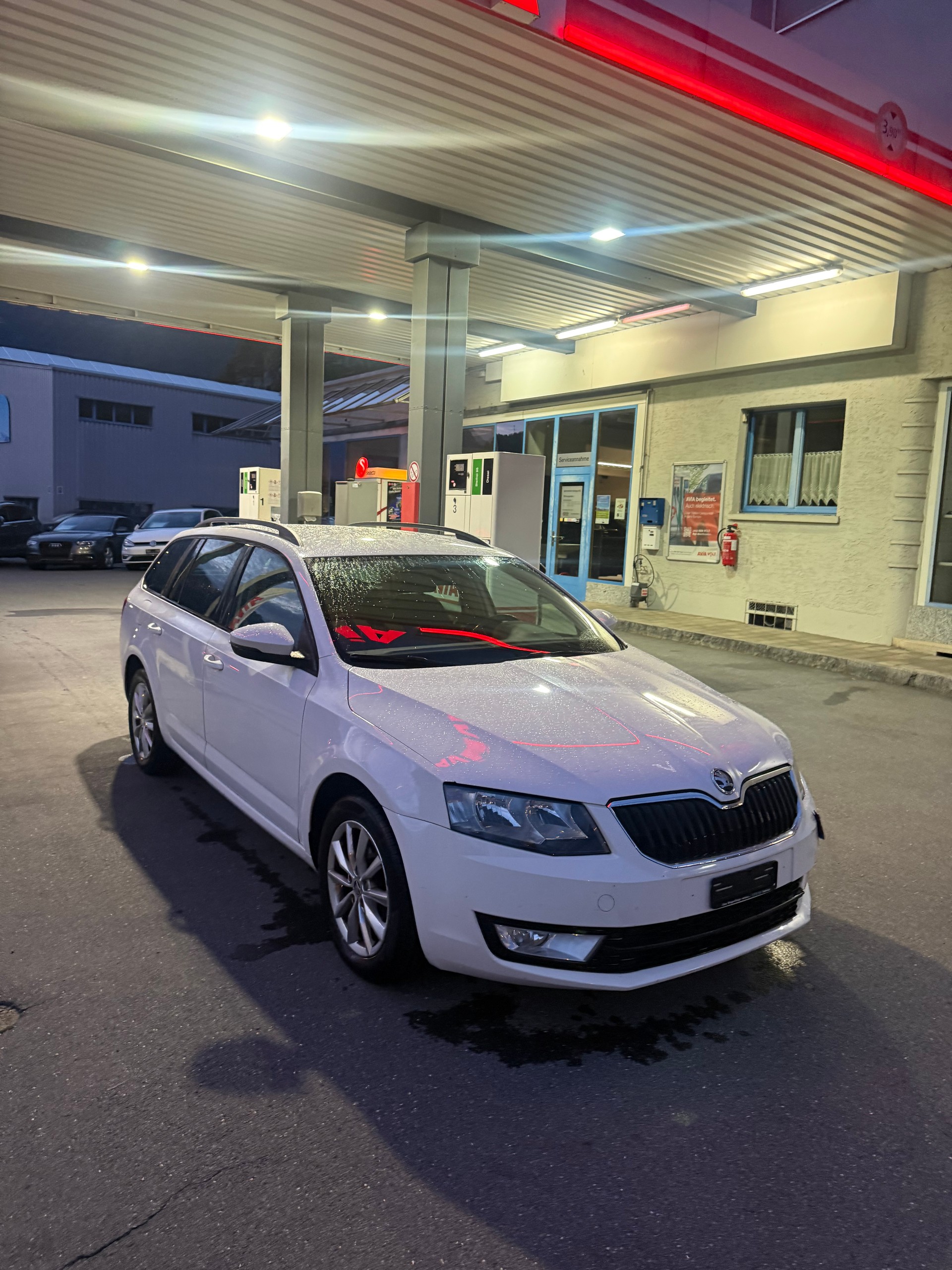 SKODA Octavia Combi 2.0 TDI Ambition DSG-image-4