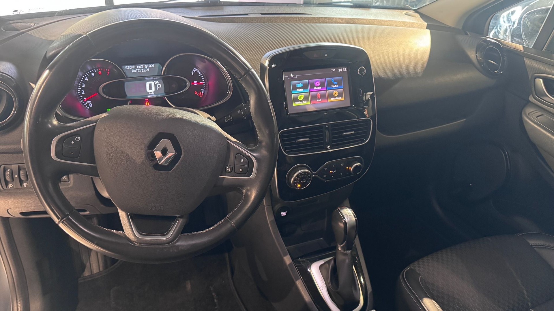 RENAULT Clio Grandtour 1.2 16V T Intens EDC-image-7