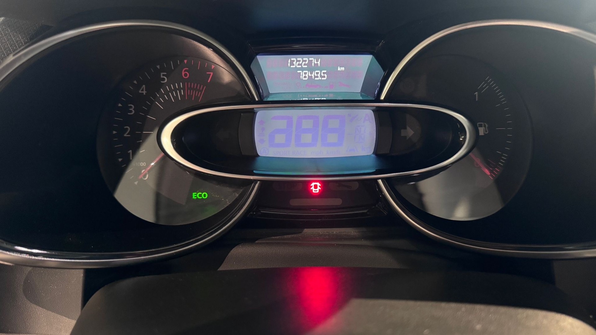 RENAULT Clio Grandtour 1.2 16V T Intens EDC-image-8