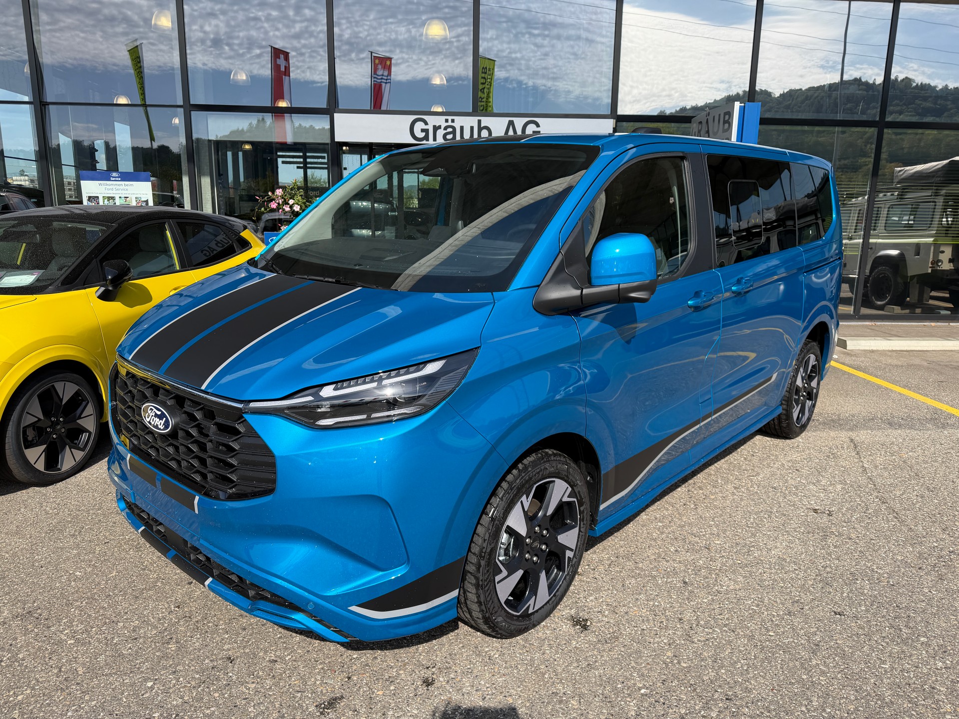 FORD Tourneo Bus 340 L1H1 PHEV Sport-image-2